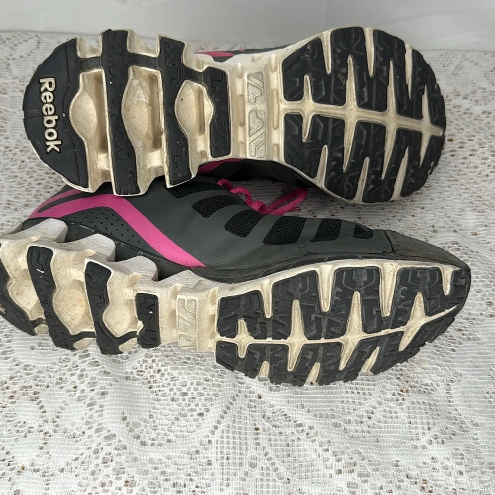 Reebok zig tech shark 3.0 pink black running shoes sz 8